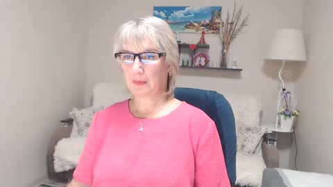 Snapshot of leilamays chatting on 6, 10, 2025 Leila Kinky online show from 6, 10, 2025