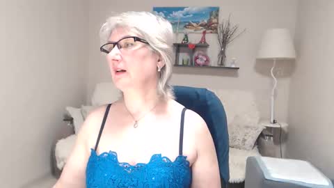 Leila Kinky online show from 8, 4, 2026