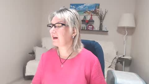 Leila Kinky online show from 7, 7, 2026
