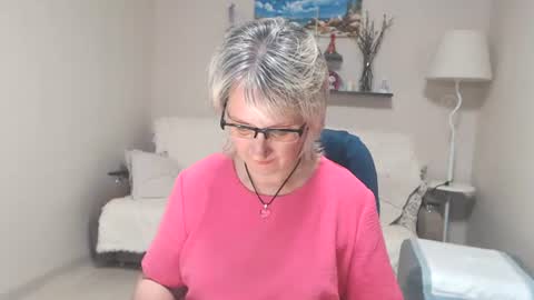 Leila Kinky online show from 7, 7, 2026