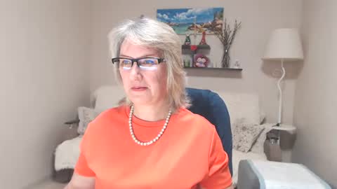 Leila Kinky online show from 30, 7, 2026