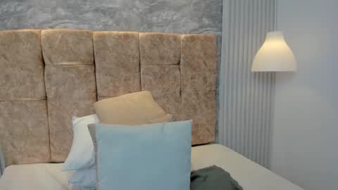 leilapons online show from 1, 10, 2025