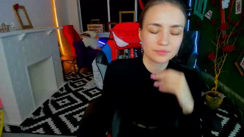 Leila Rai online show from 4, 3, 2025