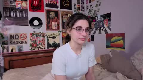 Snapshot of lelahcaminero chatting on 14, 10, 2025 Alexandria online show from 14, 10, 2025