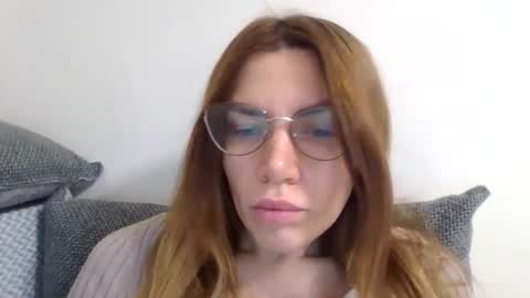 lena6122000 online show from 19, 10, 2025