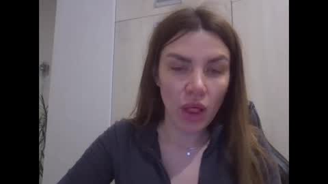 Snapshot of lena6122000 chatting on 5, 4, 2026 lena6122000 online show from 5, 4, 2026