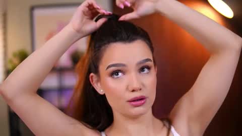 Lena Laurent online show from 27, 3, 2026