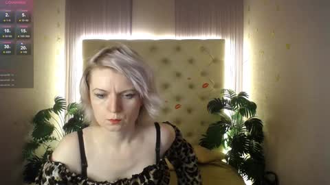 Snapshot of lena_paulles chatting on 5, 1, 2025 Lena online show from 5, 1, 2025