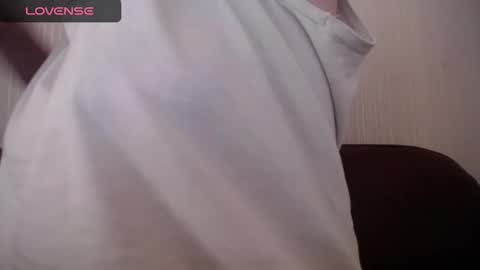 Snapshot of lenagolden chatting on 5, 11, 2025 lenagolden online show from 5, 11, 2025