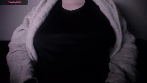 Snapshot of lenagolden chatting on 6, 3, 2026 lenagolden online show from 6, 3, 2026