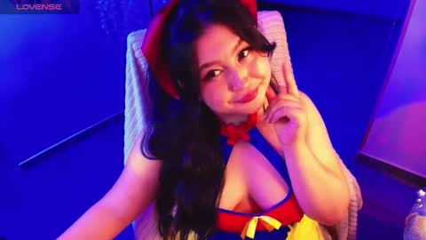 Lenna Kang online show from 9, 2, 2026