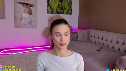 Lenna Goddess online show from 27, 2, 2025