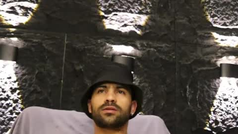 Leo  Diaz online show from 21, 4, 2026