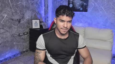 Leo independent model online show from 8, 11, 2025