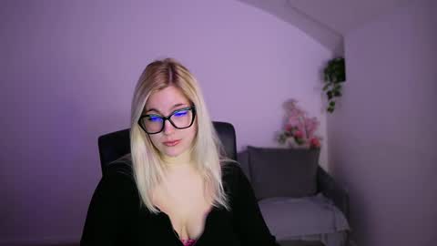 leokitty  online show from 22, 3, 2026