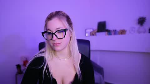 leokitty  online show from 14, 4, 2026