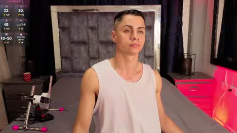 Snapshot of leomonnroe chatting on 12, 7, 2026 leomonnroe online show from 12, 7, 2026