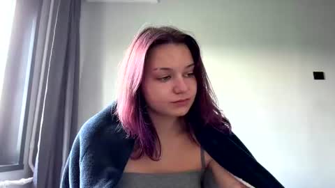 Snapshot of leonidadesantiago chatting on 7, 7, 2026 Reily online show from 7, 7, 2026