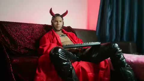 Lenardo jaramillo online show from 7, 3, 2025