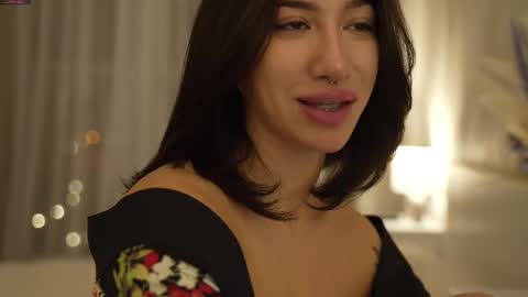 Snapshot of leoramallis chatting on 3, 3, 2025 Leora online show from 3, 3, 2025