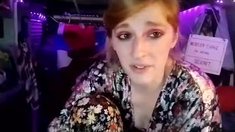Snapshot of lesleygumgrass chatting on 19, 2, 2025 LesleyGumGrass- The Boring Trans girl online show from 19, 2, 2025