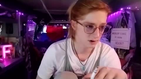Snapshot of lesleygumgrass chatting on 26, 2, 2025 LesleyGumGrass- The Boring Trans girl online show from 26, 2, 2025