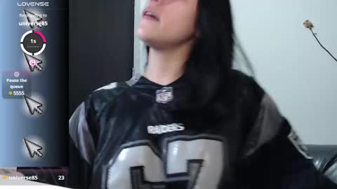 leslie  online show from 31, 1, 2025