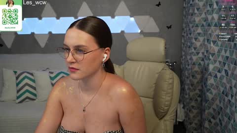 LeslieKorfs online show from 20, 2, 2025