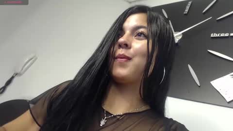 I am here from Monday to Friday from 730 am to 130 pm Colombia time and saturday from 500 am to 1000 am .... Soon Blue page online show from 27, 2, 2025