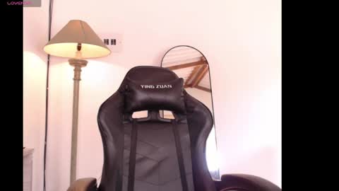 Snapshot of leslycarsson chatting on 21, 4, 2026 lesly online show from 21, 4, 2026