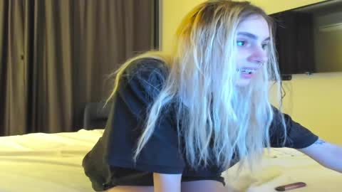 lesyaliss online show from 6, 4, 2026