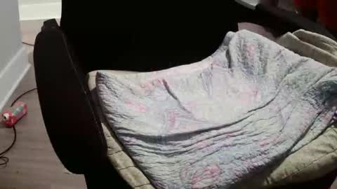 letmesoloher1st online show from 1, 4, 2026