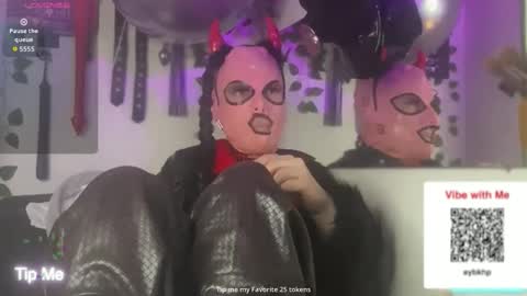 Julian Mask online show from 28, 11, 2025