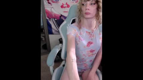 Snapshot of lewdy_booty chatting on 11, 1, 2025 lewdy booty online show from 11, 1, 2025