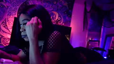 Snapshot of lewenskiimeranda chatting on 24, 9, 2025 luuluulewinskii online show from 24, 9, 2025
