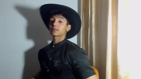 i  am lewis ly EDUARDO MEMDOZA15 online show from 17, 12, 2025