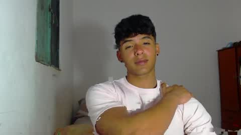Snapshot of lewis_ly chatting on 4, 5, 2026 i am lewis ly EDUARDO MEMDOZA15 online show from 4, 5, 2026