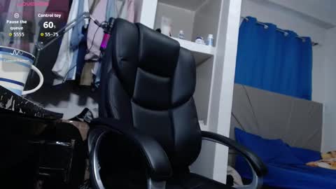 Snapshot of lewislamxxx chatting on 20, 9, 2025 Lewis online show from 20, 9, 2025