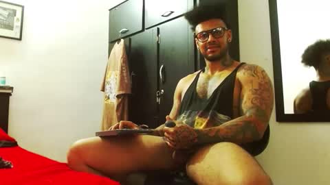 Lewis Strong online show from 1, 12, 2025