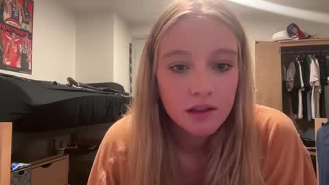 Snapshot of lexaarose05 chatting on 18, 12, 2024 lexisRose online show from 18, 12, 2024