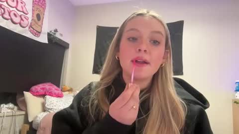 Snapshot of lexaarose05 chatting on 2, 3, 2025 lexisRose online show from 2, 3, 2025