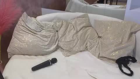 LEXXY online show from 6, 3, 2025