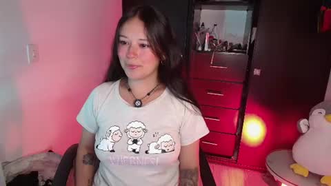 Snapshot of lexie_babe chatting on 19, 6, 2026 Lexie Thompson 8pm 0000am -5 online show from 19, 6, 2026