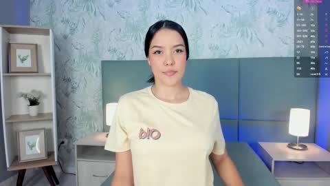 Lexie Thompson  online show from 28, 10, 2025