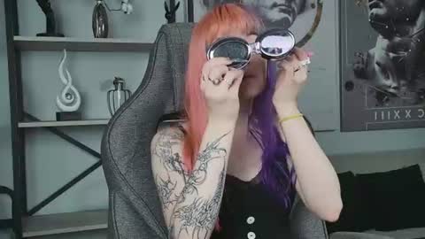 Snapshot of lexiwenford chatting on 7, 7, 2026 Lexi Wenford NO NUDE GODDESS online show from 7, 7, 2026