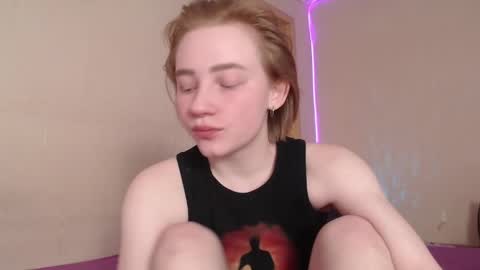 Snapshot of lexy_l0vy chatting on 24, 4, 2026 LexxxY online show from 24, 4, 2026