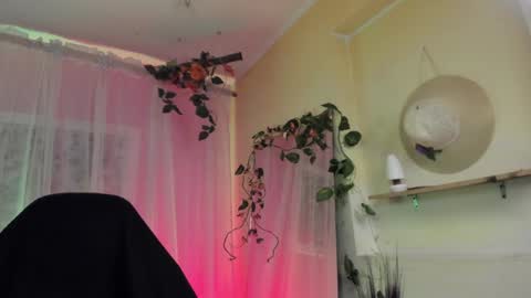 Snapshot of leyla_collins chatting on 14, 12, 2024 online show from 14, 12, 2024