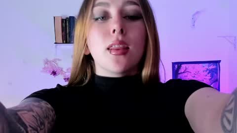 Snapshot of leyla_miller_ chatting on 1, 6, 2026 Leyla Miller online show from 1, 6, 2026