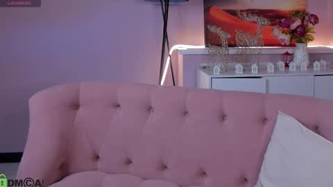 leylamirage online show from 15, 2, 2026