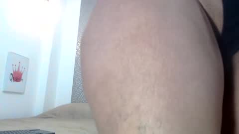 Snapshot of leyli_ass chatting on 4, 1, 2025 leyli_ass online show from 4, 1, 2025